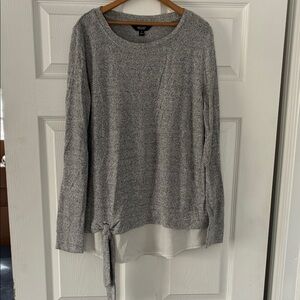 Simply Vera Wang Heather Gray Top Size S Light Weight Sweater Decorative Knot